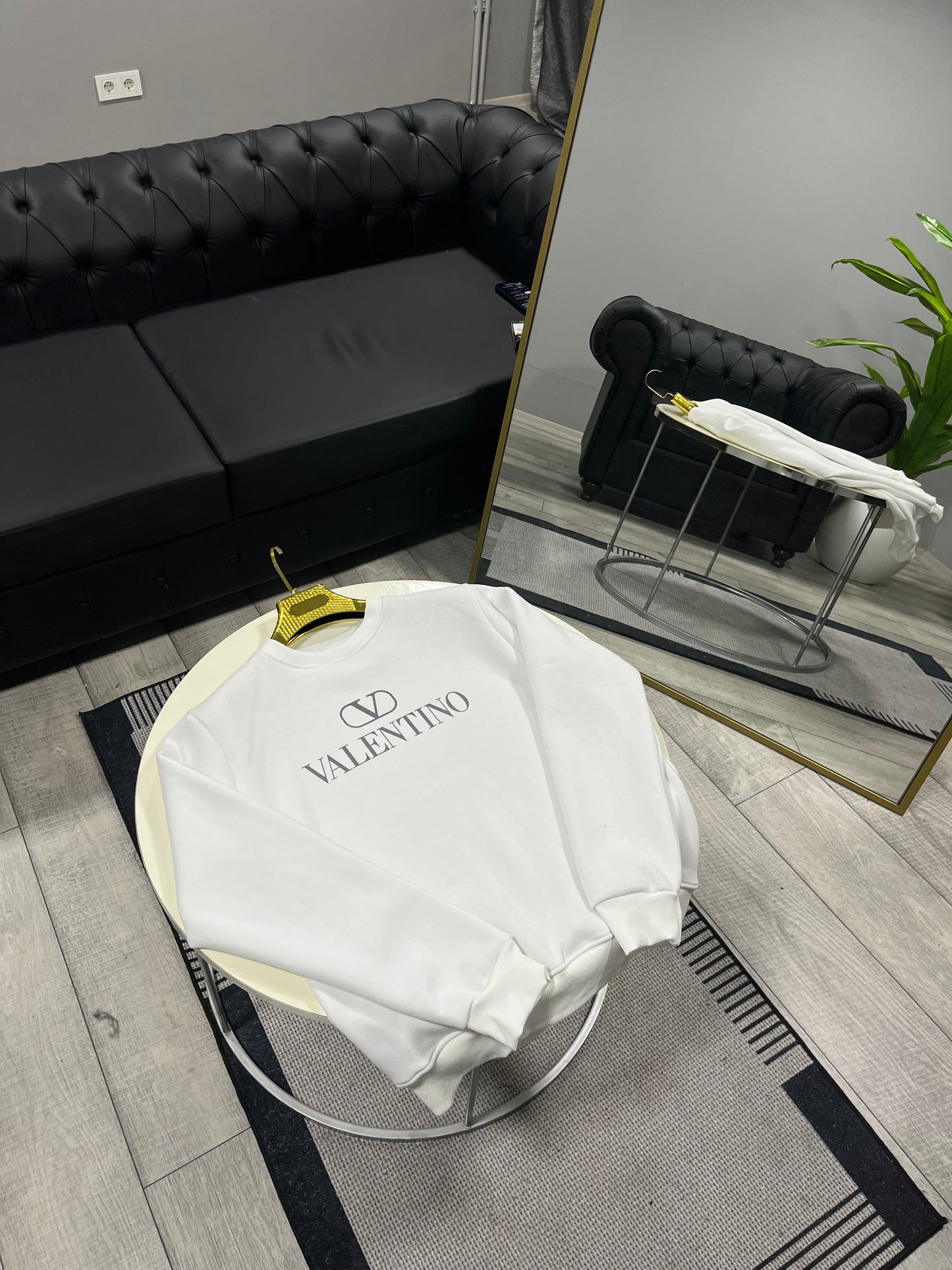 Valentino Sweatshirt Premium!